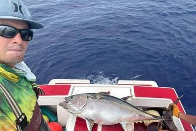 Wholesale Fishing in Poti Marara at Tahiti Teahupoo Peninsula - Teahupoo as more than a fishing backdrop